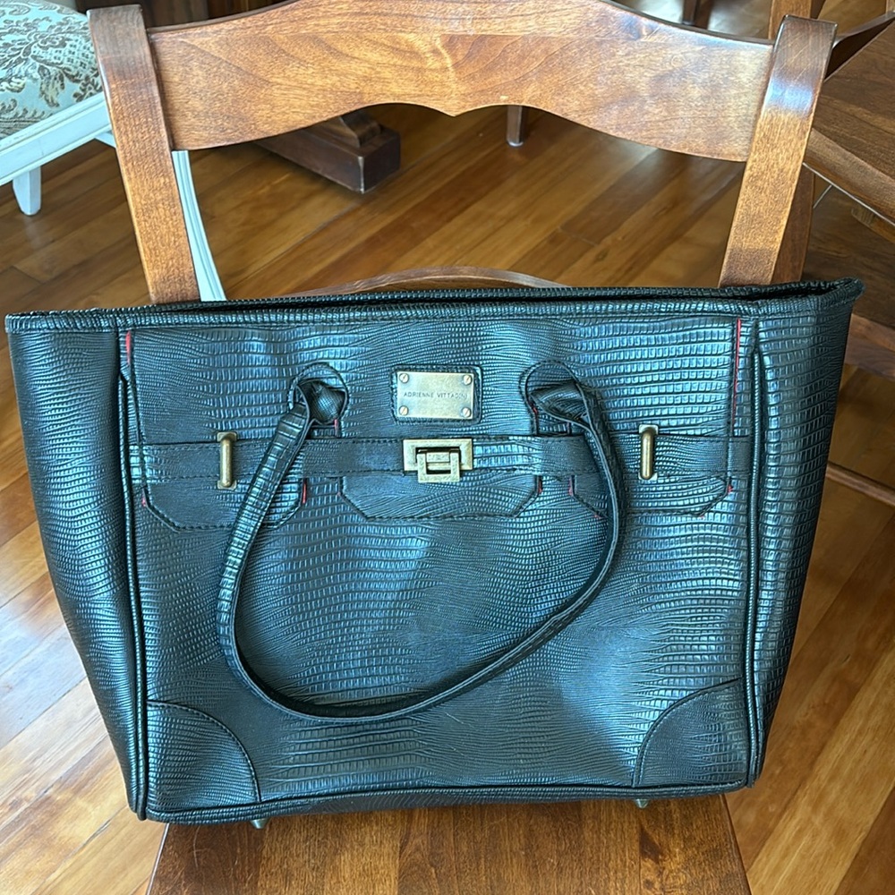 Large Adrienne Vittadini bag